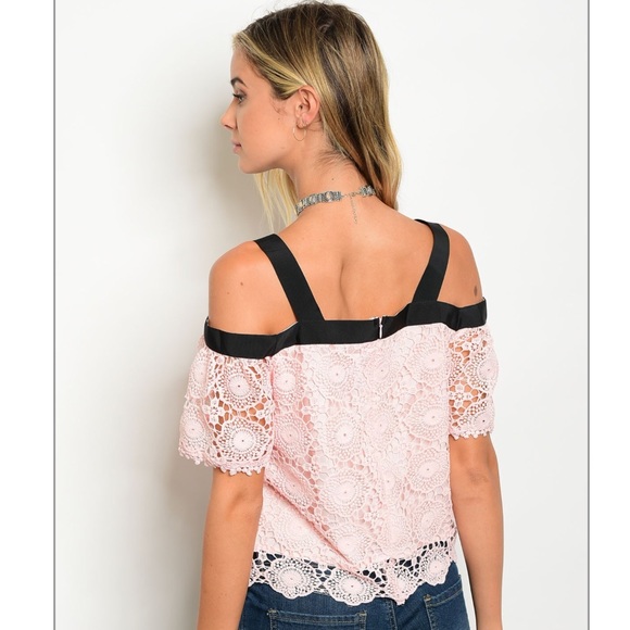 💥Last Two💥Pink and black lace top - Picture 3 of 3